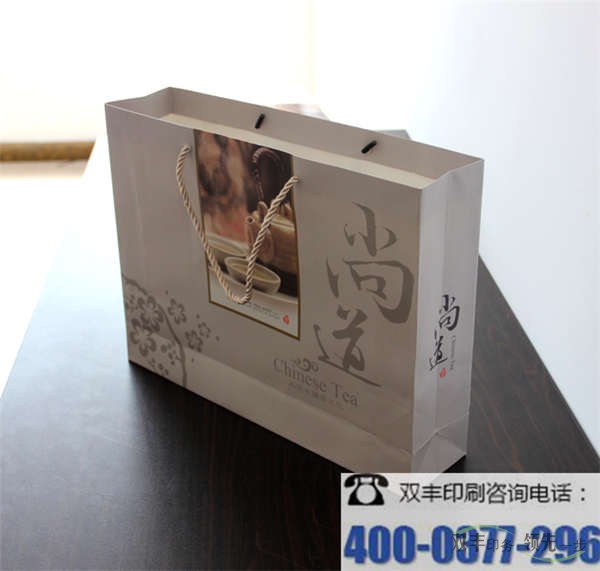 手提袋印刷的品質(zhì)靠印刷工藝來實(shí)現(xiàn)